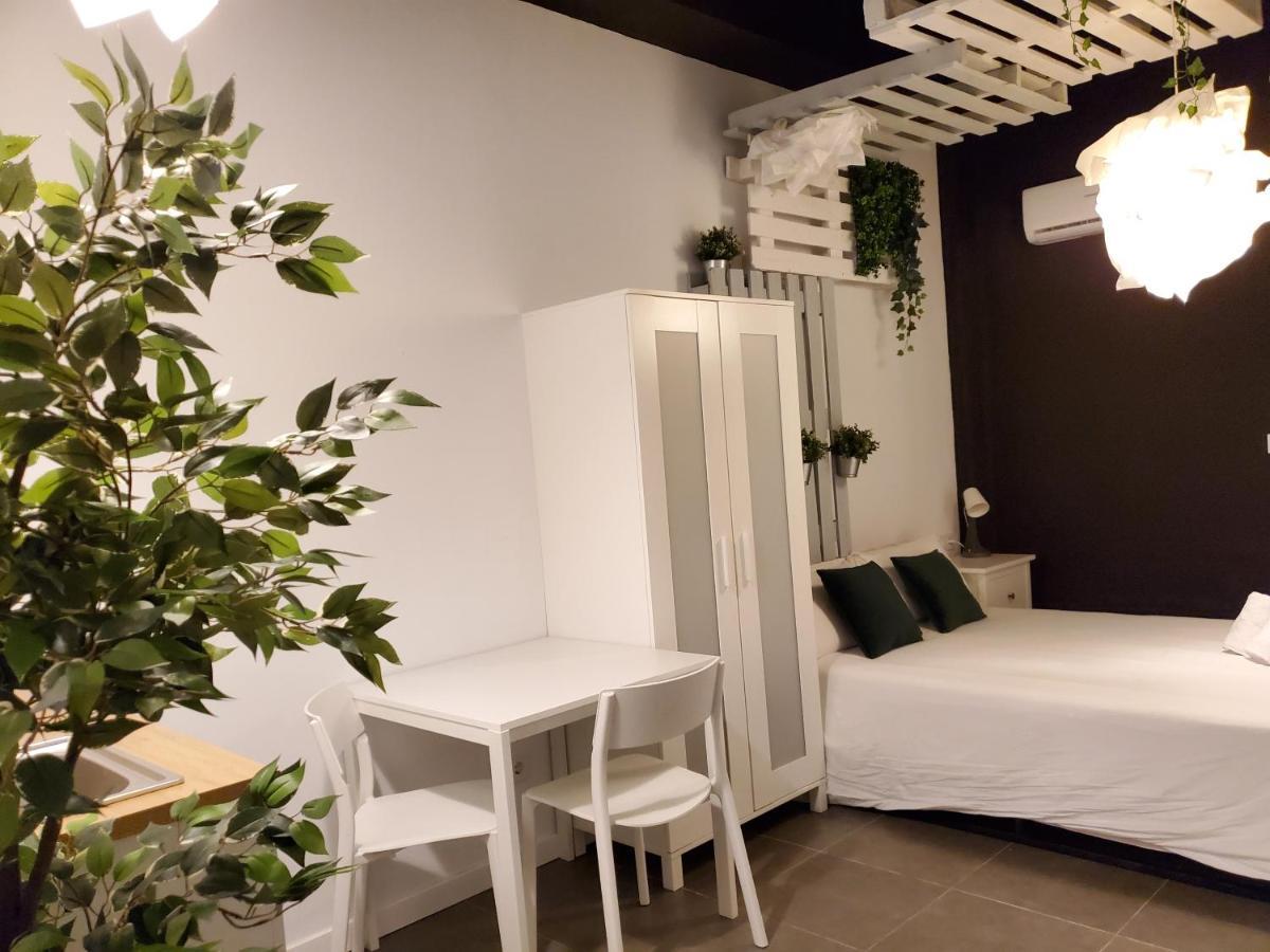 Small And Cozy Rooms - G Valencia Exterior photo