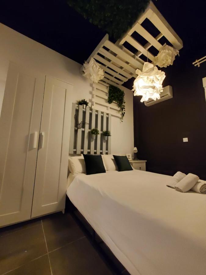Small And Cozy Rooms - G Valencia Exterior photo