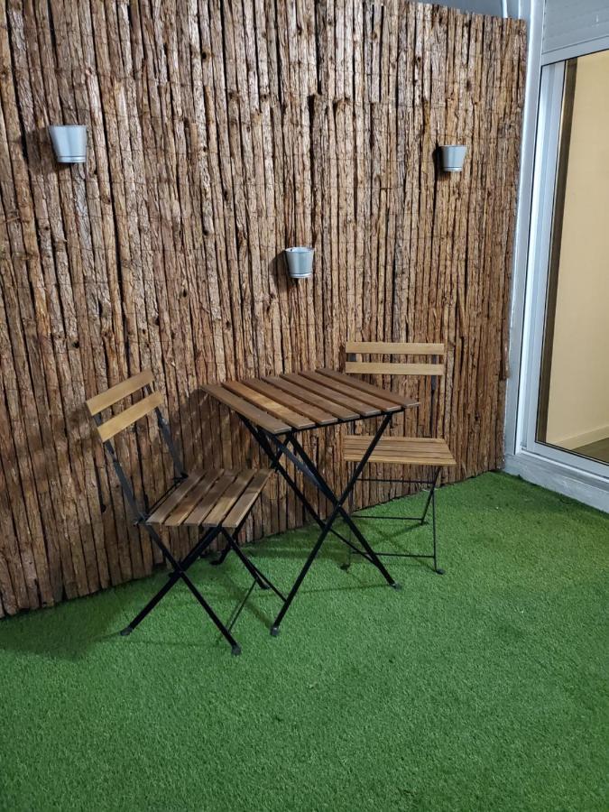 Small And Cozy Rooms - G Valencia Exterior photo