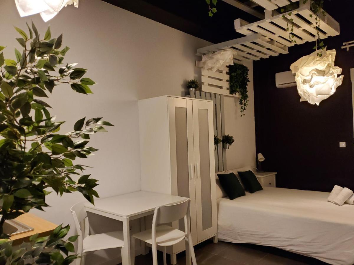 Small And Cozy Rooms - G Valencia Exterior photo