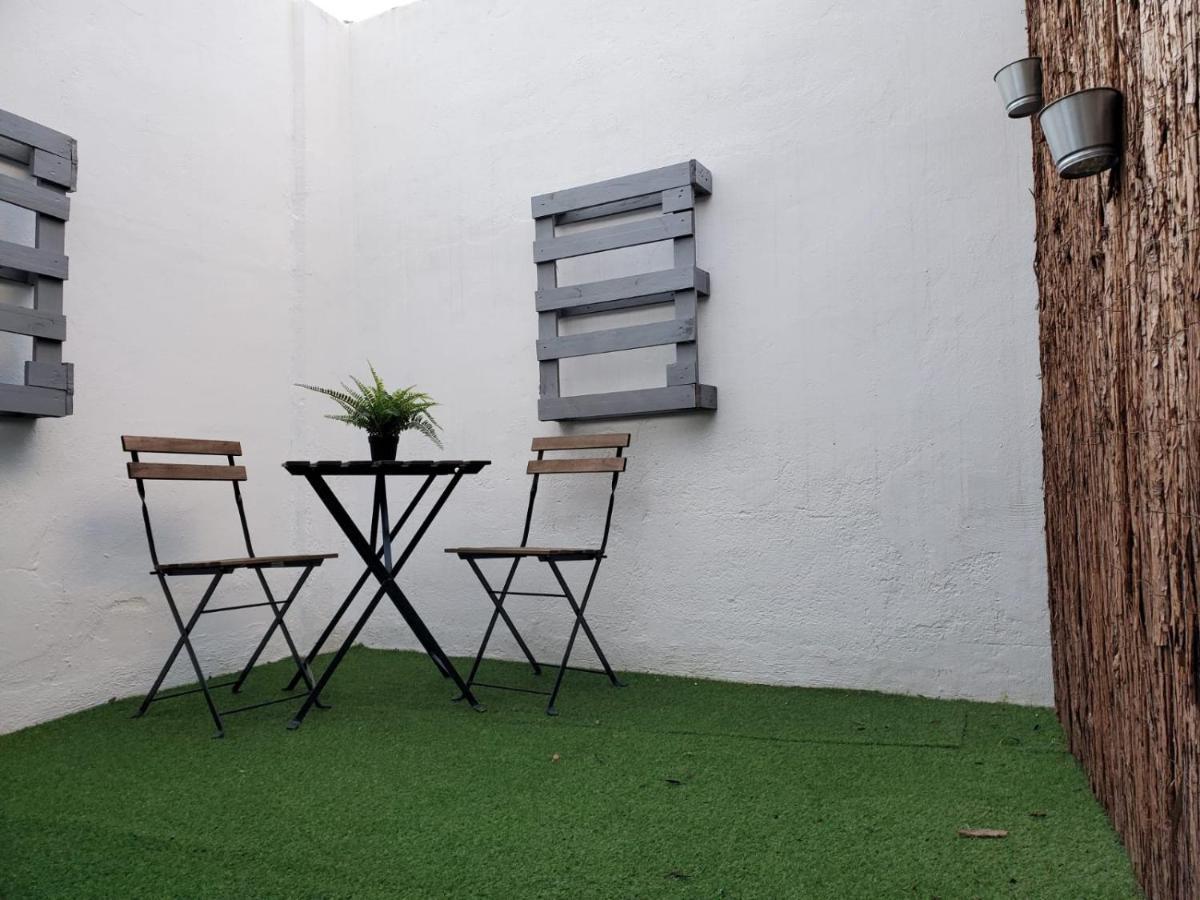 Small And Cozy Rooms - G Valencia Exterior photo